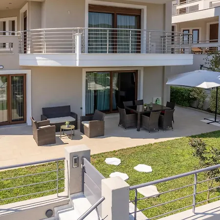 Ilios Luxury Apartmán Nea Iraklitsa